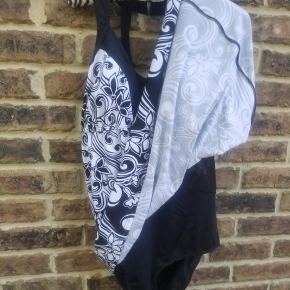 Swim dress. Size 18 womens. - Picture 5 of 6